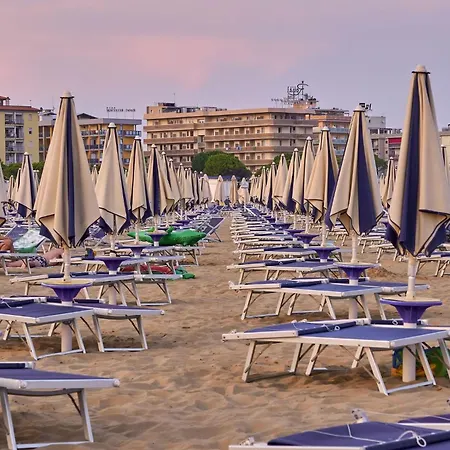 Have Fun In Our Modern * Μπιμπιόνε